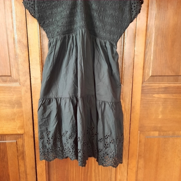🛍 NWT GAP Flutter Sleeve Eyelet Mini Dress black smocked top size large petite - Picture 5 of 16